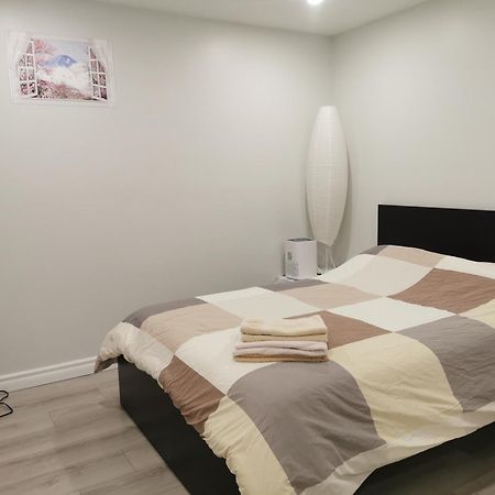 Perfect Location Comfort Private House Lower Level 2 Bedroom Unit Мисисага Екстериор снимка