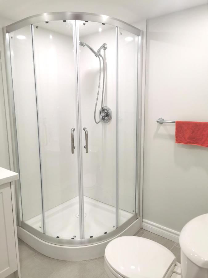 Perfect Location Comfort Private House Lower Level 2 Bedroom Unit Мисисага Екстериор снимка