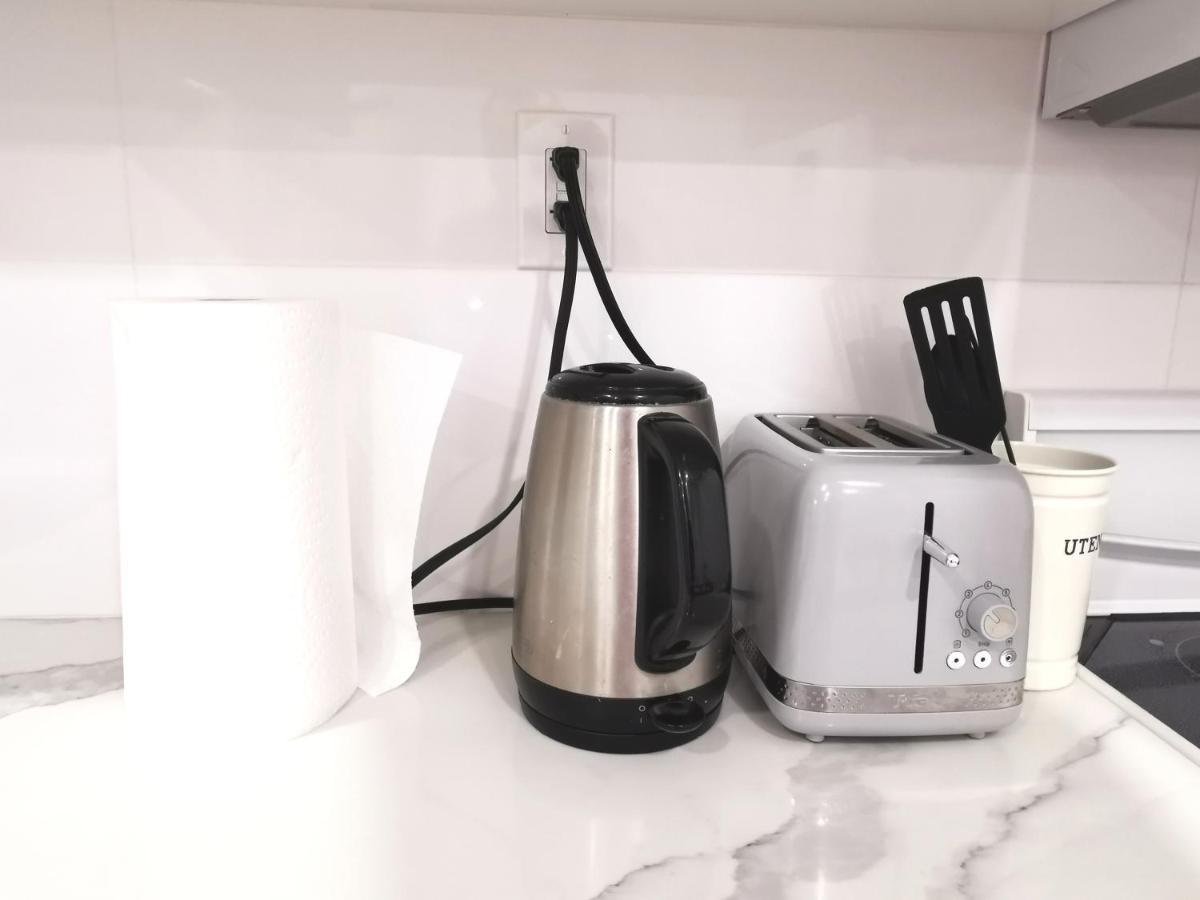 Perfect Location Comfort Private House Lower Level 2 Bedroom Unit Мисисага Екстериор снимка