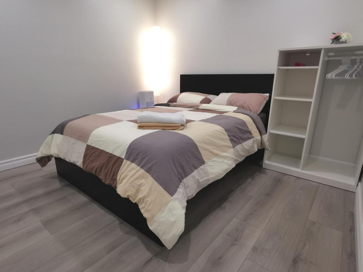 Perfect Location Comfort Private House Lower Level 2 Bedroom Unit Мисисага Екстериор снимка